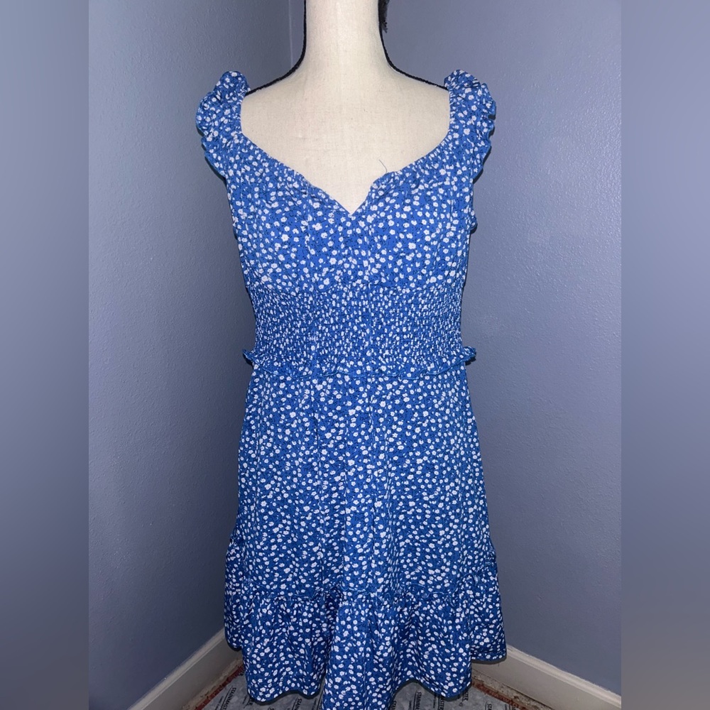 Never been worn amazon dress size small